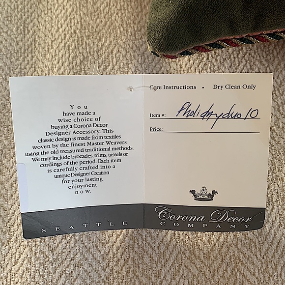 Corona Decor French-Woven Christmas Holiday Decorative Pillows, set of 2 - Picture 6 of 9